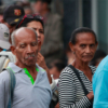 Ancianos aceptan con austeridad y soledad la crisis de migración