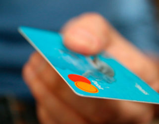 Advierten riesgos de tarjetas de pago sin contacto