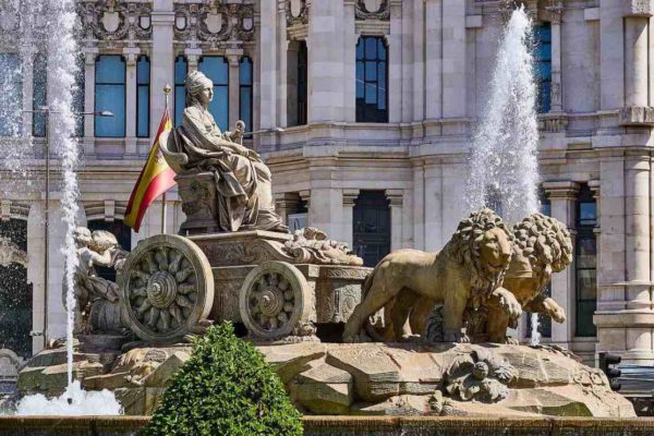 Sector turístico español logró crecimiento récord en primer cuatrimestre