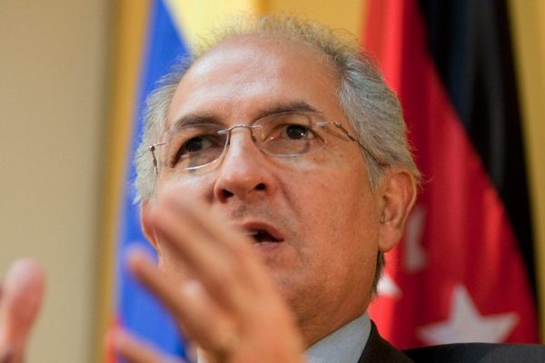 Ledezma pide a Trump intensificar sanciones contra funcionarios