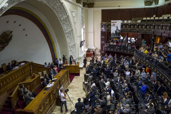 Asamblea Nacional considera a Maduro «usurpador del cargo de Presidente»