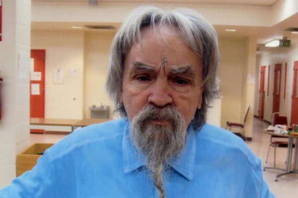 Asesino y líder de culto Charles Manson murió a los 83 años