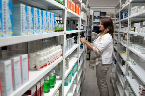 Más de 400 farmacias han cerrado en Venezuela por la crisis económica