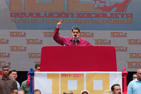 Análisis | Maduro mantiene la vista en el premio mayor