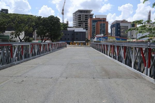 Reactivan puentes metálicos de la autopista Francisco Fajardo