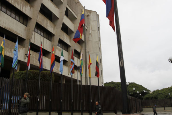TSJ impone prisión preventiva a dos presuntos terroristas vinculados a Colombia