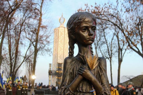 Ucrania recuerda a víctimas de la gran hambruna bajo Stalin