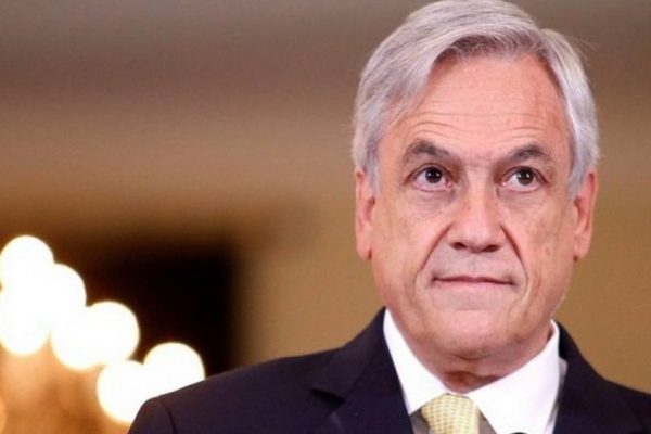 Piñera reestructura su gabinete y destituye al canciller Roberto Ampuero