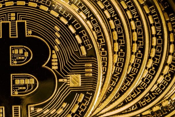 Bitcoin registra fuerte caída y se acerca al umbral de los US$30.000