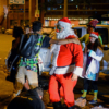 «¡Danos comida!», gritan a Santa en las calles de Caracas