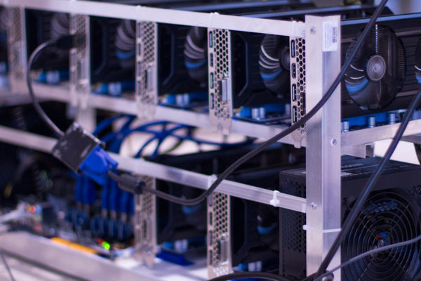 Certificados más de 5 mil mineros de criptomonedas