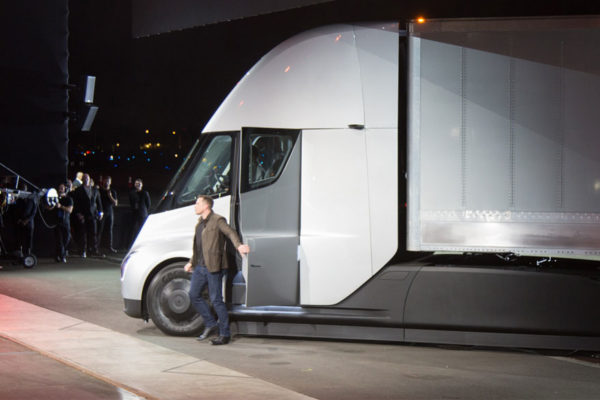 PepsiCo reserva flota de 100 camiones eléctricos de Tesla