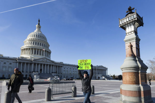 Cámara de Representantes de EEUU aprueba reforma fiscal de Trump