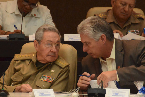 Miguel Díaz-Canel se alista para reemplazar a Raúl Castro