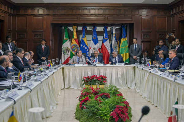 Arranca diálogo en República Dominicana bajo la mirada internacional