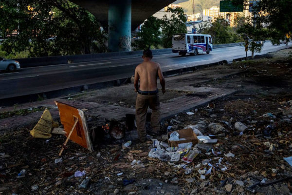 Puentes de Caracas son el techo de nuevos y viejos pobres