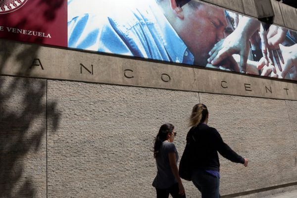 Bcv Extiende Indexacion Al Dolar De La Cartera De Credito Y Establece Nuevo Esquema De Tasas Activas Y Pasivas Banca Y Negocios