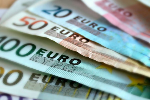 BCV ha inyectado 27 millones de euros a la banca esta semana para contener al dólar paralelo