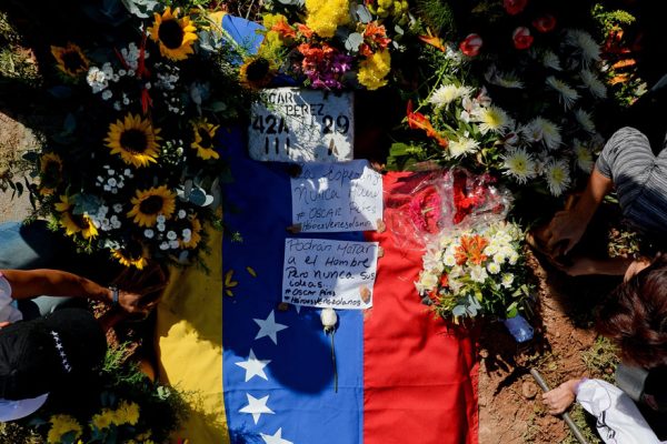 Óscar Pérez enterrado en Caracas sin aval de familiares