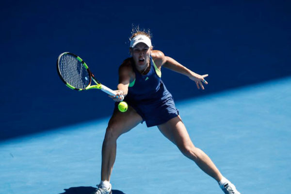 Caroline Wozniacki bate a Simona Halep y gana el Abierto de Australia