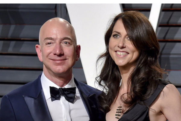 Acuerdo de divorcio le deja a Jezz Bezos la mayor parte de las acciones conjuntas