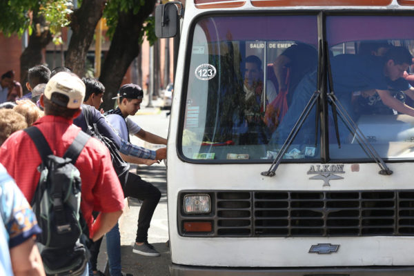 Transportistas insisten en la necesidad de anclar el precio del pasaje al petro