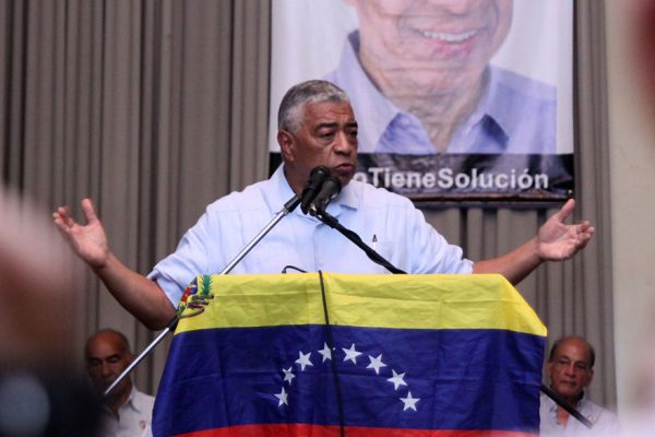 Gobierno de Maduro y grupos opositores montan mesa de diálogo