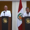 Santos y Kuczynski piden a Maduro abrir canal humanitario