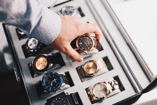 El mercado de relojes de lujo de segunda mano vive un auge gracias a la generación Z