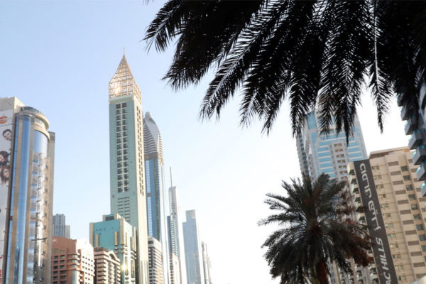 Inauguran en Dubai el hotel más alto del mundo