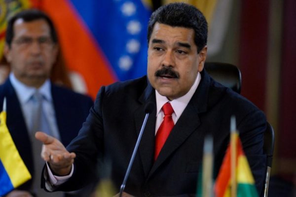 Maduro pide a la ANC «ponerse al frente» de «lucha económica»