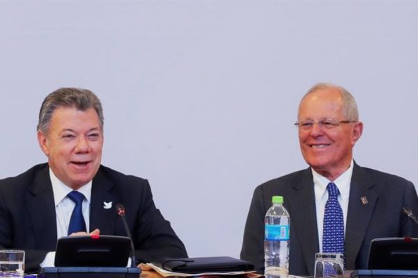 Santos y Kuczynski hablarán sobre Venezuela en gabinete binacional