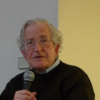 Chomsky y otros activistas piden levantar sanciones contra Venezuela