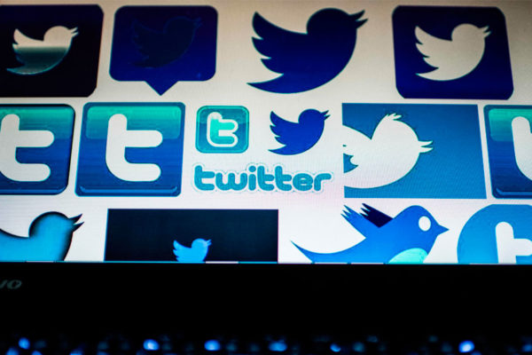 Acciones de Twitter se desploman 20,5% por descenso de usuarios