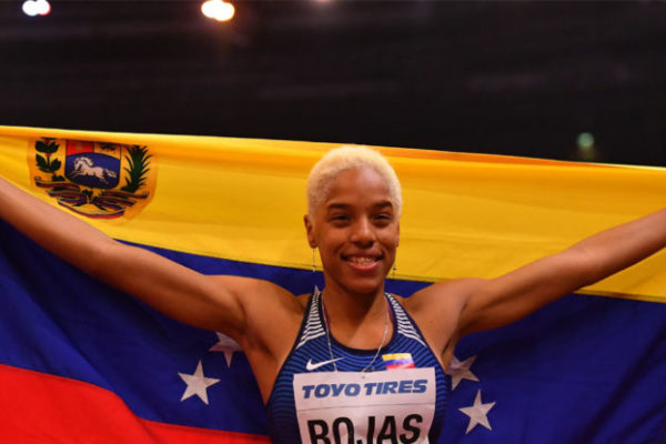 Yulimar Rojas conserva su título mundial en triple salto