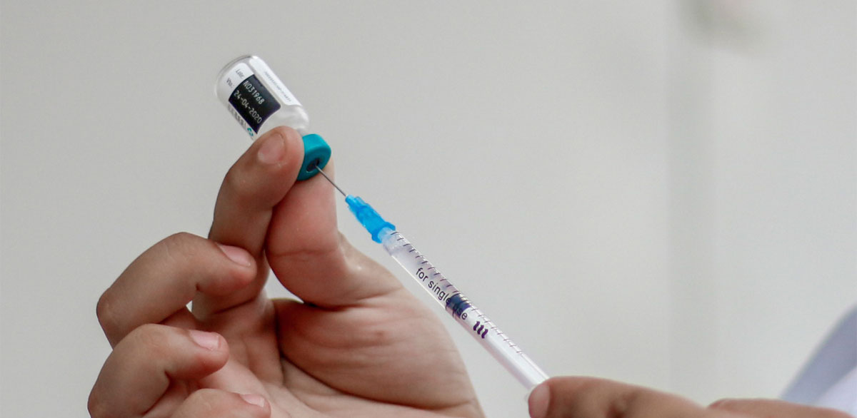 Cient&iacute;ficos brit&aacute;nicos prueban una vacuna contra el coronavirus