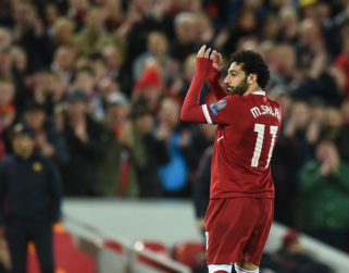 Liverpool le gana 5-2 a la Roma con dobletes de Salah y Firmino