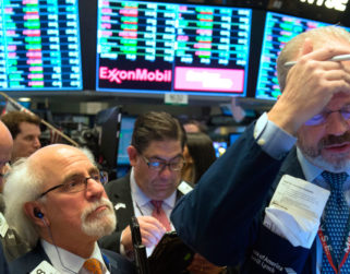 Wall Street abre con pérdidas y Dow Jones baja 1,07% pendiente de las tasas de intéres