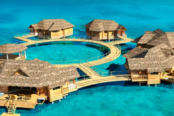 Conozca las primeras suites de lujo sobre el Mar Caribe