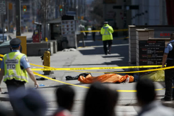 Al menos 9 muertos y 16 heridos tras arrollamiento en Toronto