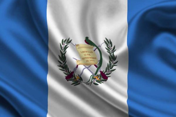 ONG denuncia a presidente de Guatemala por compra de aviones argentinos