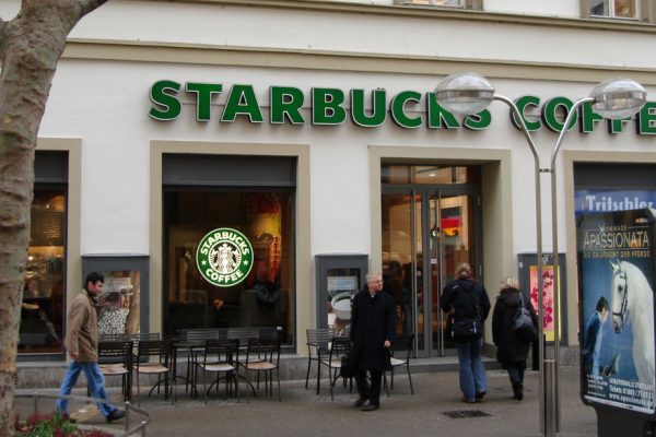 Starbucks cerrará unas 400 cafeterías como consecuencia de la pandemia