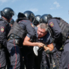 Líder opositor y más de 1.500 personas detenidas en protesta contra Putin