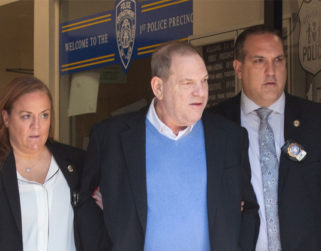 Weinstein paga fianza de $1 millón y llevará pulsera electrónica