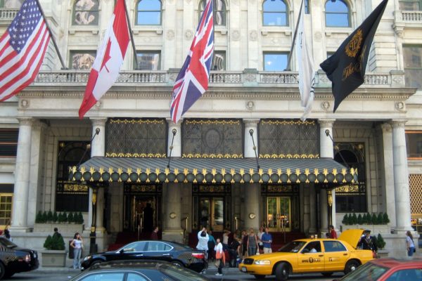 Un príncipe saudí compra el famoso Hotel Plaza de Nueva York