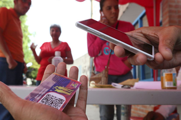 Puntos rojos, las carpas de la discordia en las elecciones