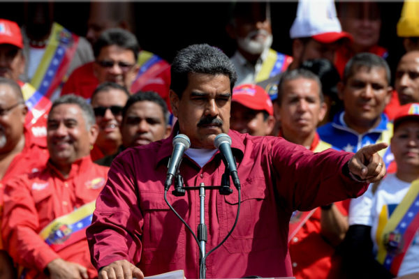 Maduro promete acabar con las «mafias económicas» si gana el 20M