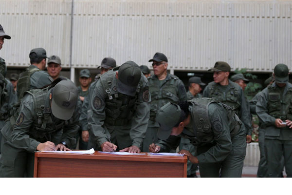 Militares firmaron declaración de lealtad a Maduro