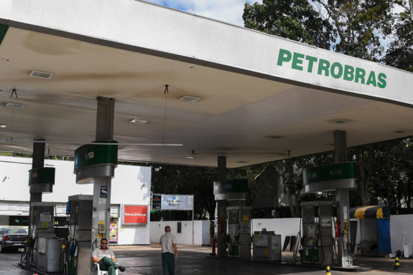 Petrobras reporta ganancias tras cuatro años de pérdidas