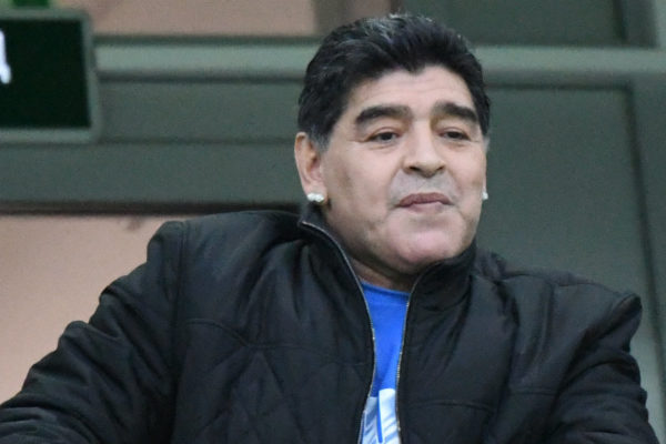 Maradona es internado en clínica para recibir tratamiento por cuadro de anemia
